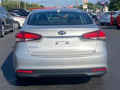 2018 Kia Forte LX   - Photo 10 - Belleville, IL 62226