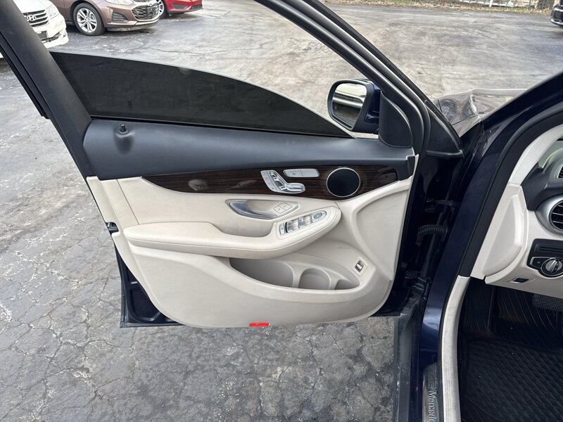 2019 Mercedes-Benz GLC 300 4MATIC - Photo 12 - Millstadt, IL 62260