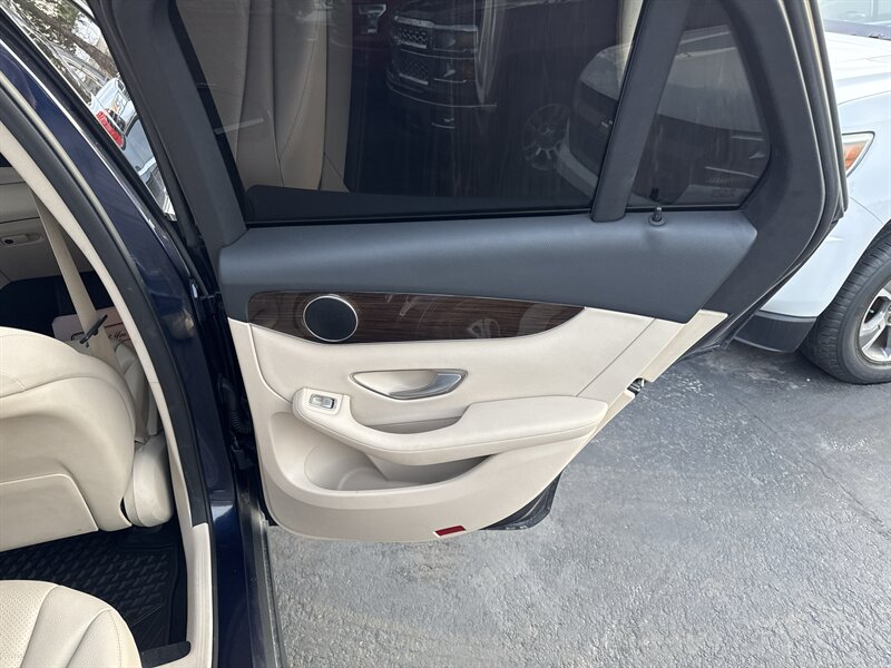 2019 Mercedes-Benz GLC 300 4MATIC - Photo 18 - Millstadt, IL 62260