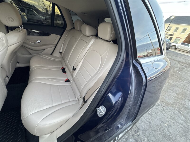 2019 Mercedes-Benz GLC 300 4MATIC - Photo 17 - Millstadt, IL 62260