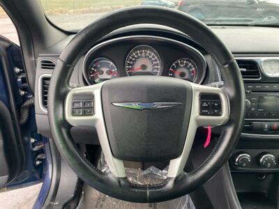 2013 Chrysler 200 Touring   - Photo 12 - Cahokia, IL 62206