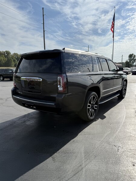 2015 GMC Yukon Denali - Photo 8 - Cahokia, IL 62206