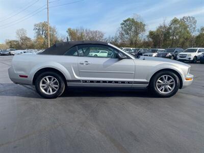 2005 Ford Mustang V6 Deluxe   - Photo 4 - Cahokia, IL 62206