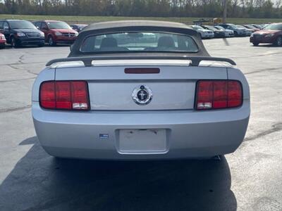 2005 Ford Mustang V6 Deluxe   - Photo 6 - Cahokia, IL 62206