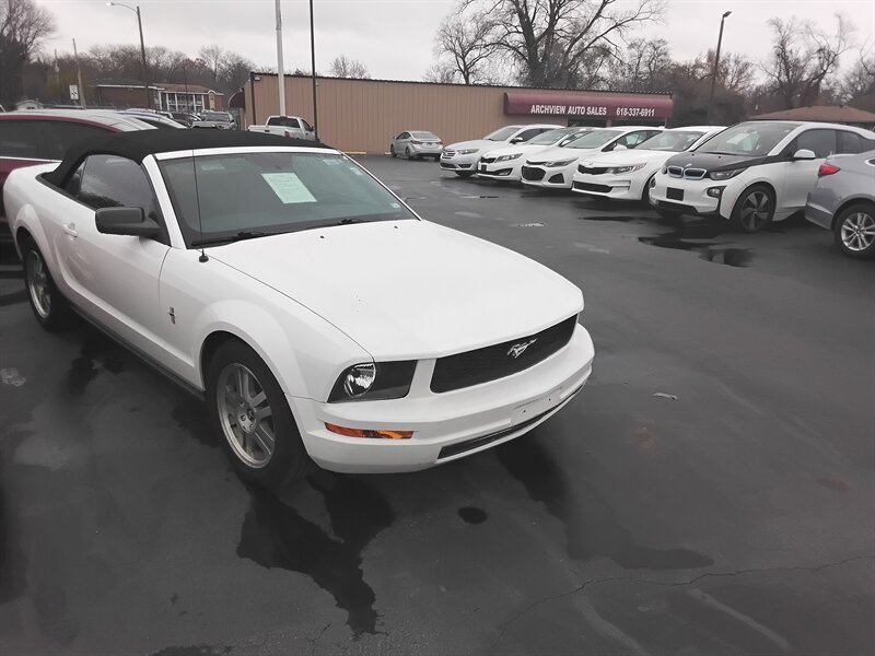 2005 Ford Mustang Premium
