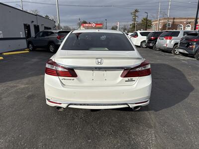 2016 Honda Accord Touring - Photo 8 - Millstadt, IL 62260