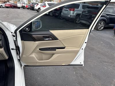 2016 Honda Accord Touring - Photo 14 - Millstadt, IL 62260