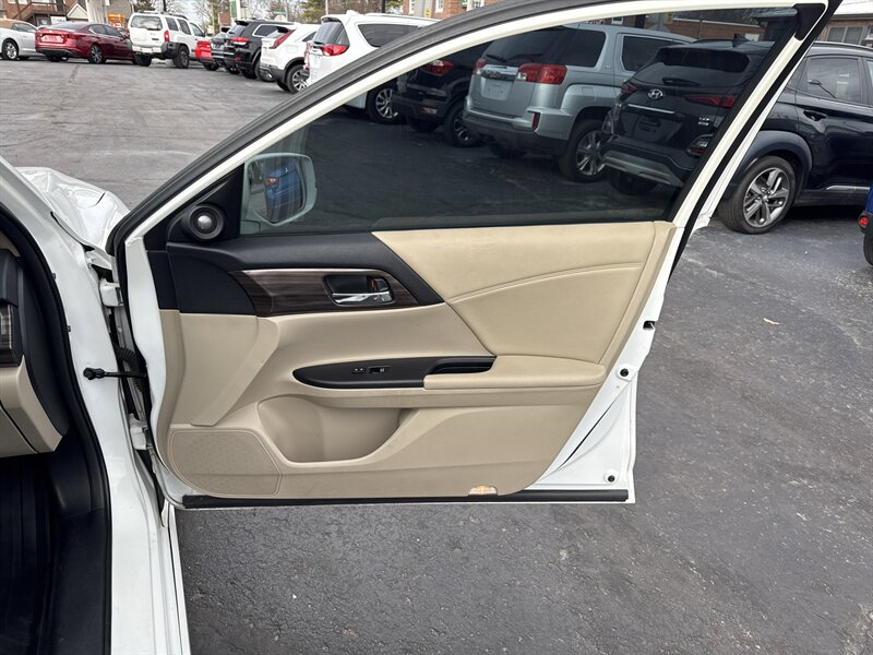 2016 Honda Accord Touring - Photo 14 - Millstadt, IL 62260