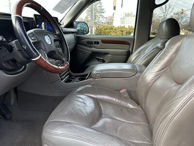 2004 Cadillac Escalade - Photo 8 - Fairview Heights, IL 62208