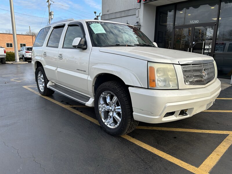 2004 Cadillac Escalade - Photo 2 - Fairview Heights, IL 62208