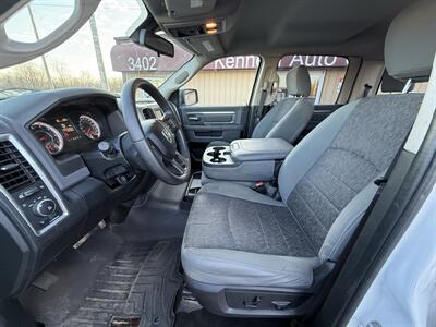 2015 RAM 1500 Big Horn   - Photo 9 - Cahokia, IL 62206