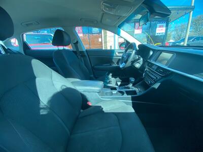 2020 Kia Optima LX   - Photo 8 - Belleville, IL 62226