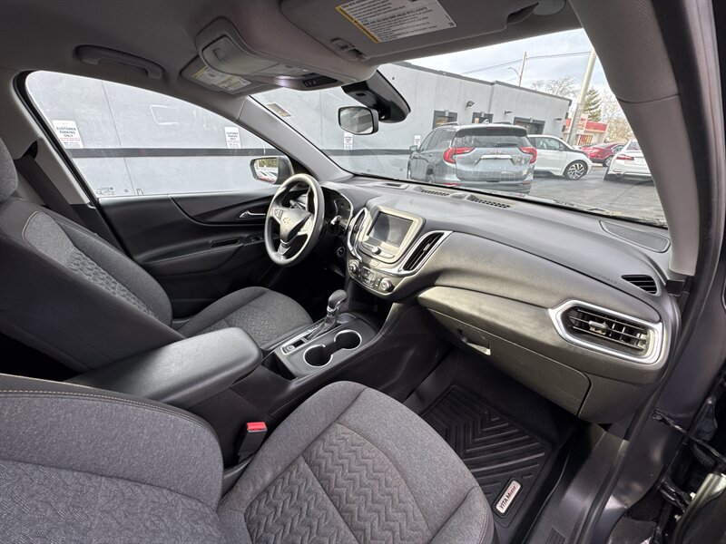 2022 Chevrolet Equinox LT - Photo 11 - Millstadt, IL 62260