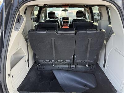 2017 Dodge Grand Caravan SXT   - Photo 7 - Cahokia, IL 62206