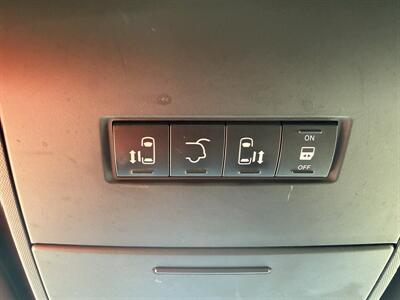 2017 Dodge Grand Caravan SXT   - Photo 15 - Cahokia, IL 62206