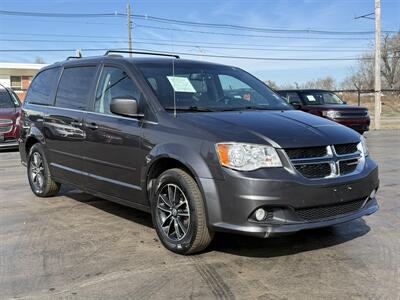 2017 Dodge Grand Caravan SXT   - Photo 5 - Cahokia, IL 62206