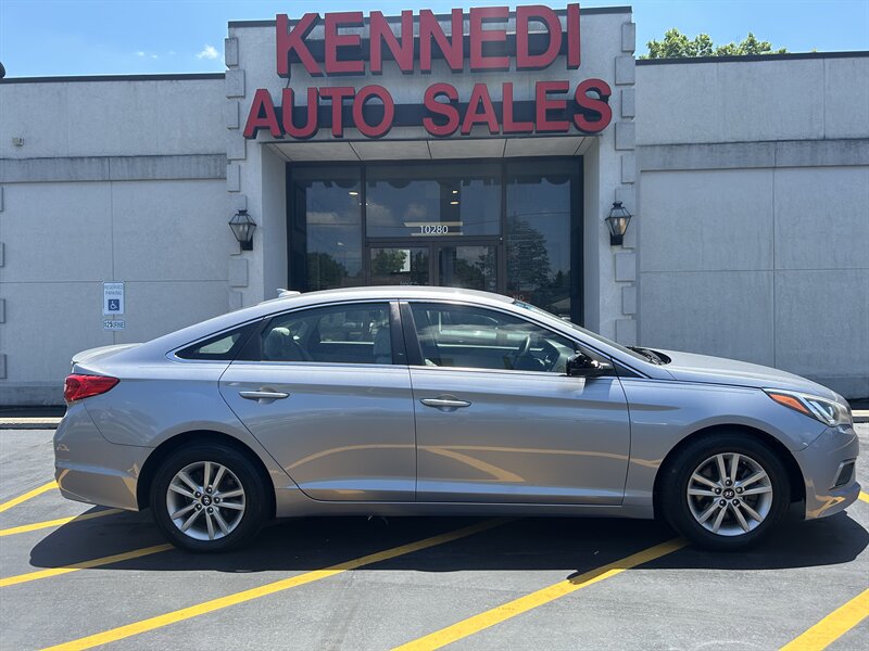 2016 Hyundai SONATA SE  