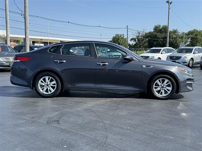 2018 Kia Optima LX   - Photo 3 - Cahokia, IL 62206