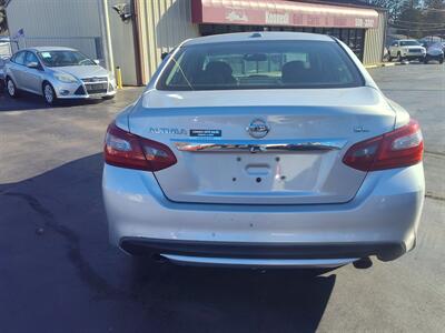 2018 Nissan Altima 2.5 S - Photo 5 - Freeburg, IL 62243