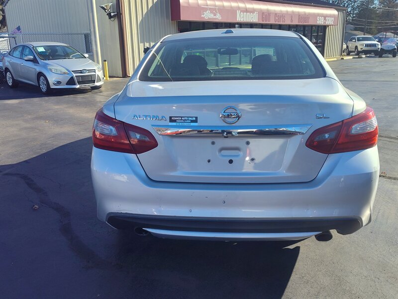 2018 Nissan Altima 2.5 S - Photo 5 - Freeburg, IL 62243