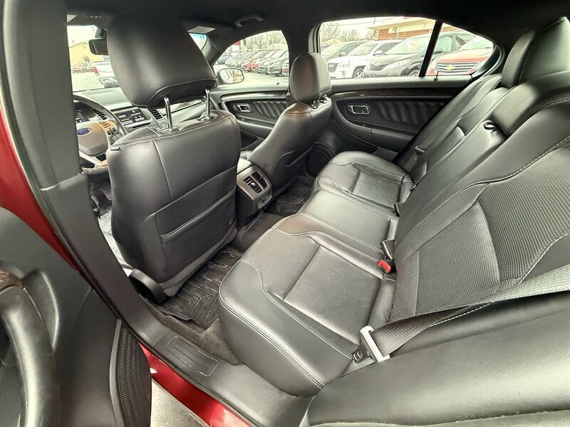 2015 Ford Taurus Limited - Photo 10 - Cahokia, IL 62206
