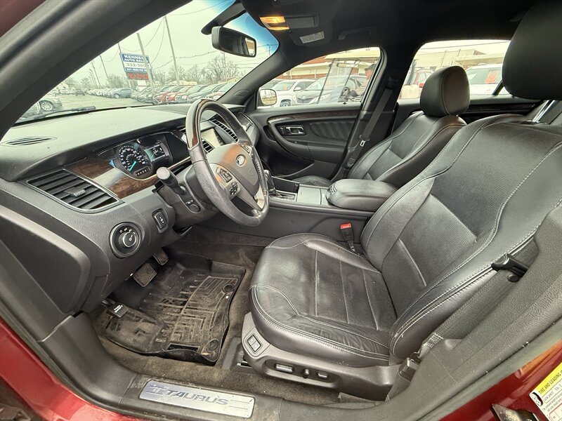 2015 Ford Taurus Limited - Photo 9 - Cahokia, IL 62206