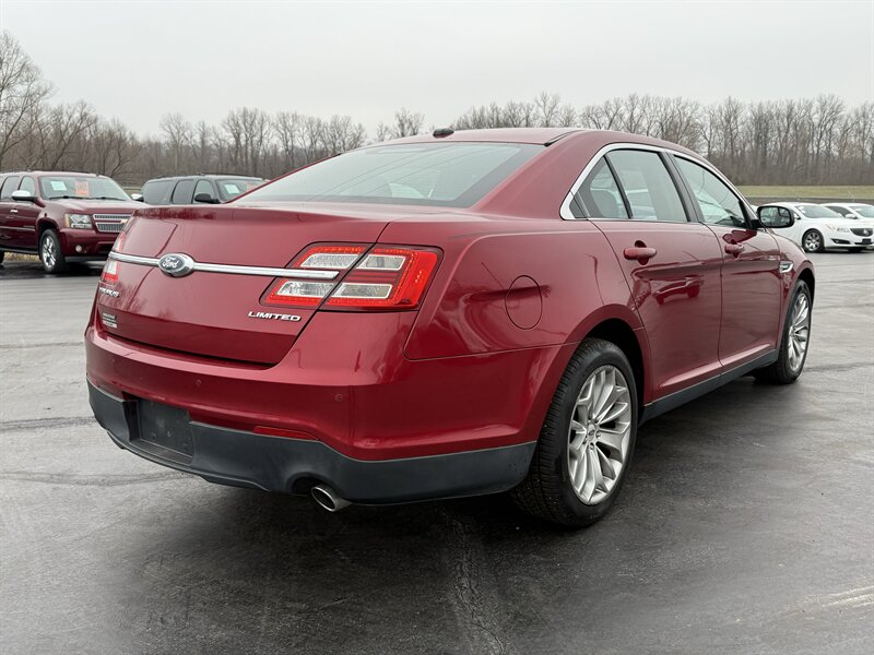 2015 Ford Taurus Limited - Photo 5 - Cahokia, IL 62206