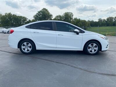 2017 Chevrolet Cruze LS Auto   - Photo 4 - Cahokia, IL 62206