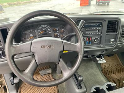 2004 GMC Sierra 1500 Work Truck   - Photo 9 - Cahokia, IL 62206