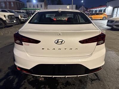 2020 Hyundai Elantra SEL - Photo 8 - Millstadt, IL 62260
