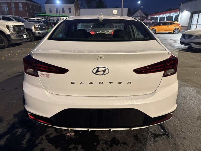 2020 Hyundai Elantra SEL - Photo 8 - Millstadt, IL 62260