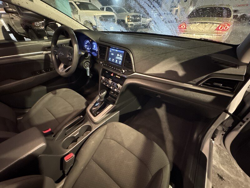 2020 Hyundai Elantra SEL - Photo 11 - Millstadt, IL 62260