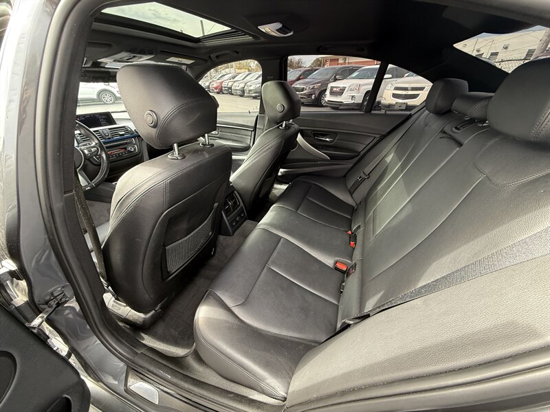 2015 BMW 335i xDrive - Photo 10 - Cahokia, IL 62206