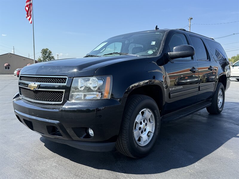 2010 Chevrolet Suburban LT   - Photo 1 - Cahokia, IL 62206