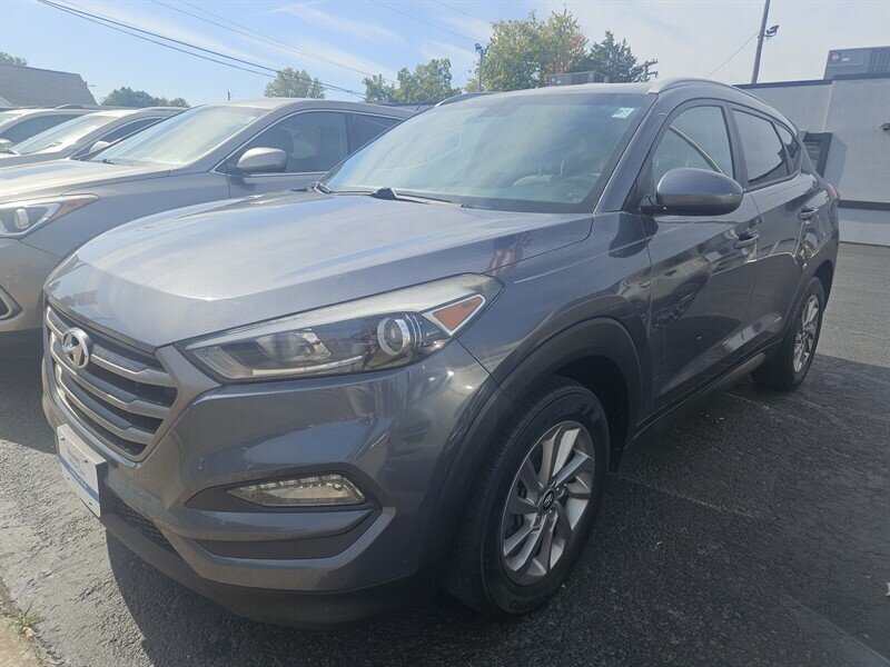 2016 Hyundai Tucson SE