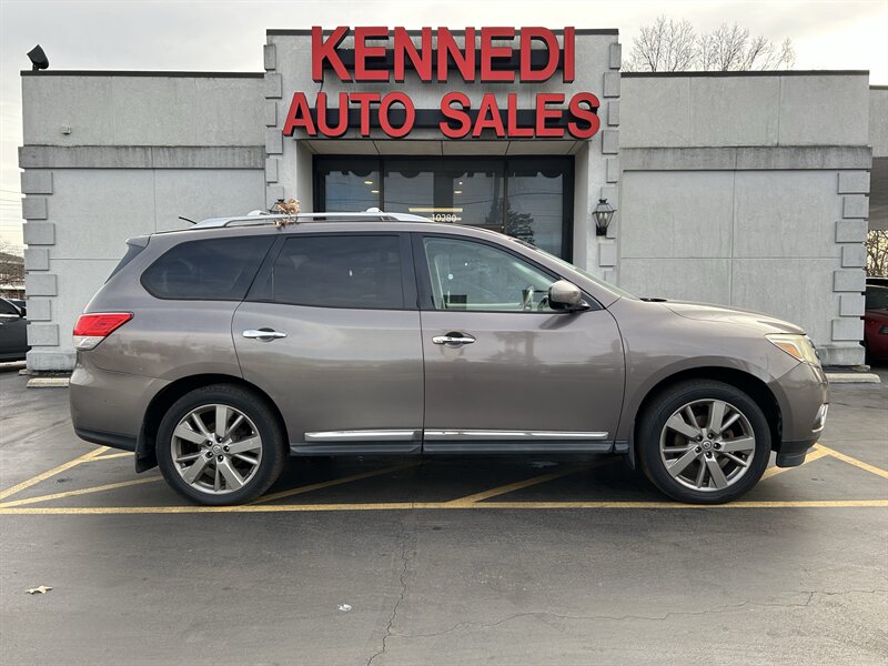 2013 Nissan Pathfinder S  