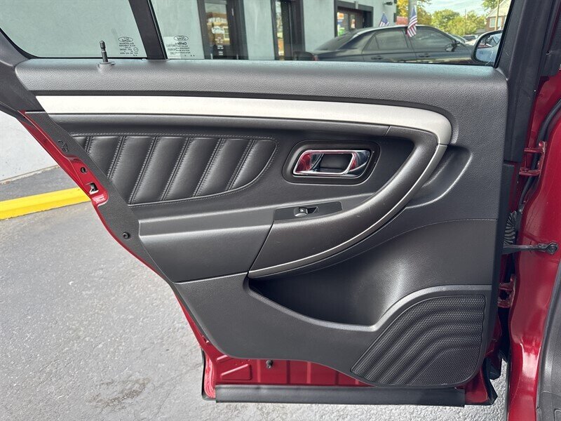 2016 Ford Taurus SEL - Photo 16 - Millstadt, IL 62260