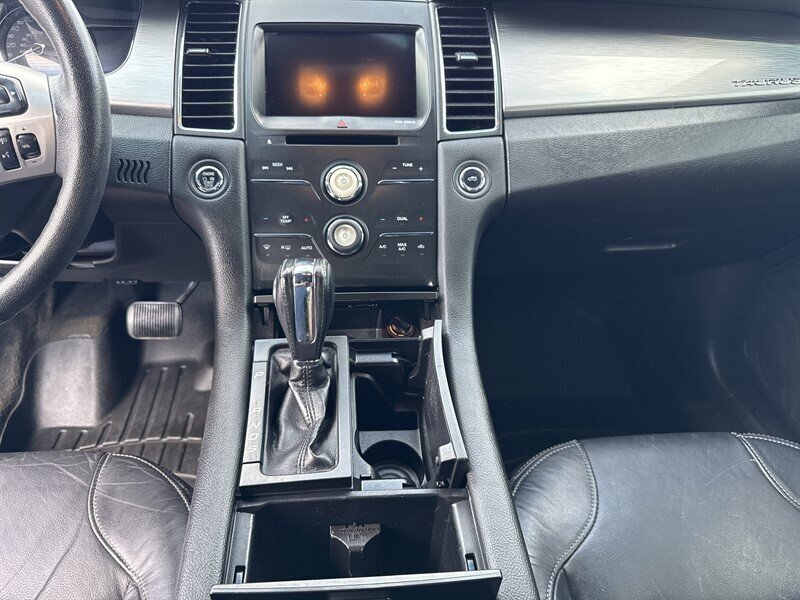 2016 Ford Taurus SEL - Photo 24 - Millstadt, IL 62260