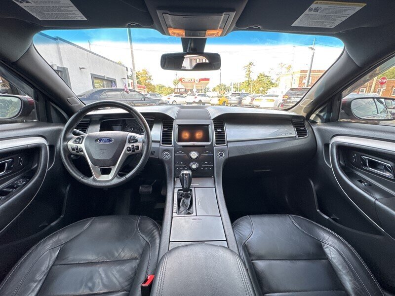 2016 Ford Taurus SEL - Photo 6 - Millstadt, IL 62260