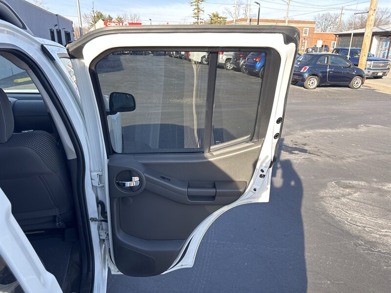 2015 Nissan Xterra PRO-4X - Photo 24 - Millstadt, IL 62260