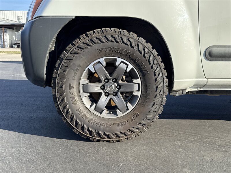 2015 Nissan Xterra PRO-4X - Photo 9 - Millstadt, IL 62260