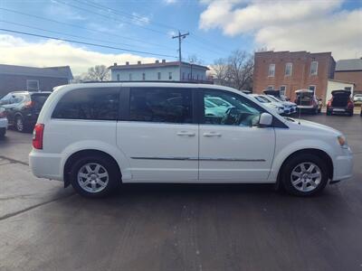 2011 Chrysler Town & Country Touring   - Photo 4 - Freeburg, IL 62243