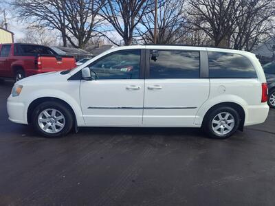 2011 Chrysler Town & Country Touring   - Photo 2 - Freeburg, IL 62243