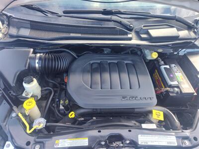 2011 Chrysler Town & Country Touring   - Photo 7 - Freeburg, IL 62243