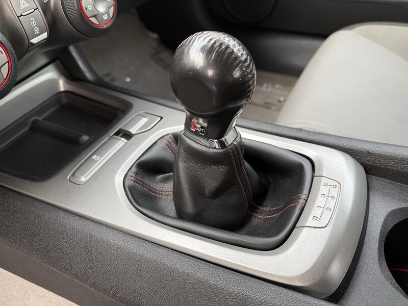 2010 Chevrolet Camaro LT - Photo 13 - Cahokia, IL 62206