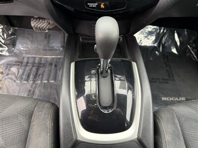 2014 Nissan Rogue S   - Photo 15 - Cahokia, IL 62206