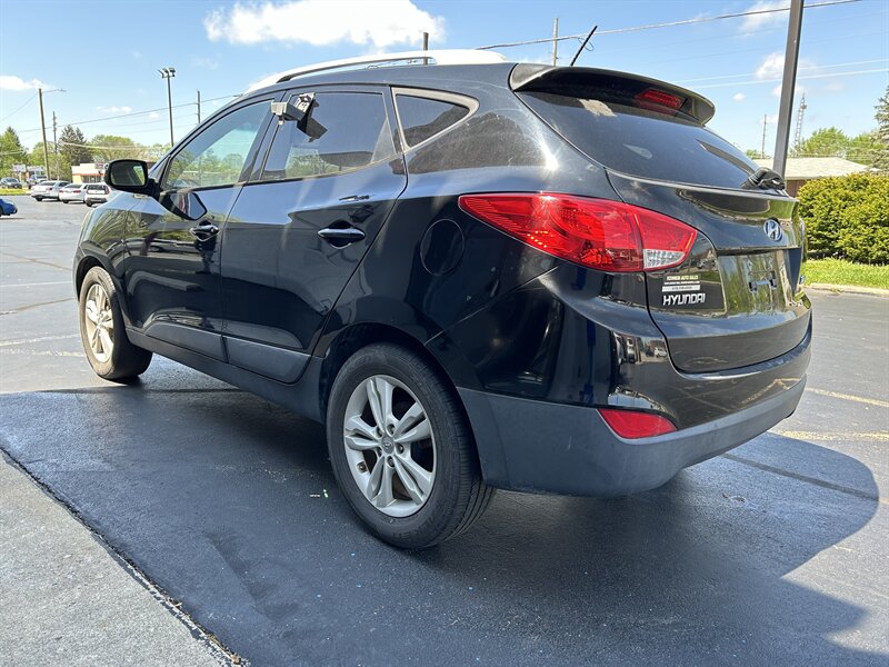 2012 Hyundai TUCSON GLS - Photo 5 - Fairview Heights, IL 62208