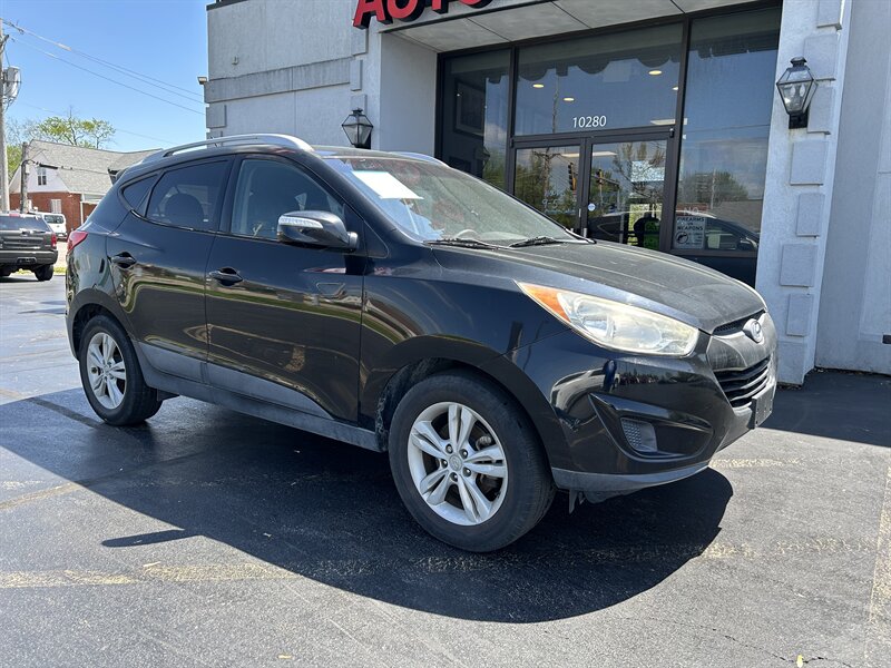 2012 Hyundai TUCSON GLS - Photo 2 - Fairview Heights, IL 62208