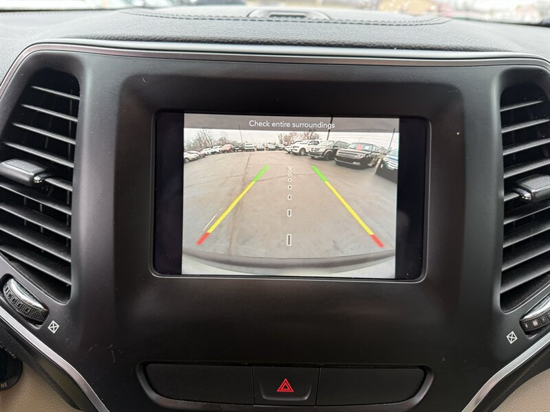 2019 Jeep Cherokee Latitude - Photo 18 - Cahokia, IL 62206