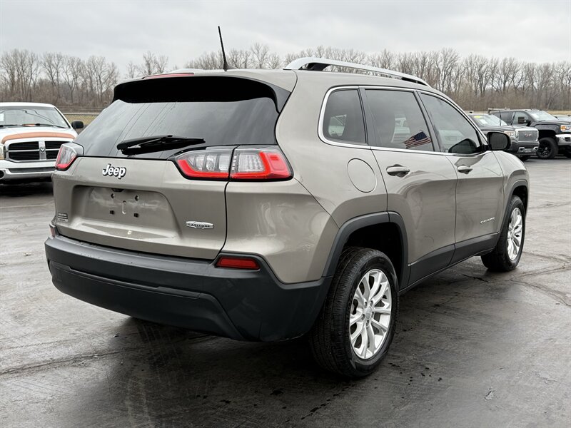 2019 Jeep Cherokee Latitude - Photo 7 - Cahokia, IL 62206